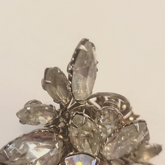 💥BOGO💥 Vintage Brooch - Picture 3 of 6